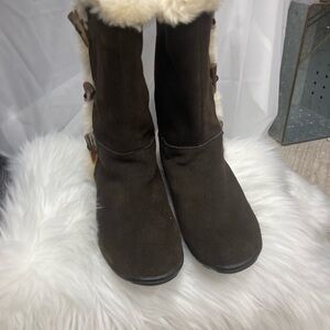 Sonoma Brown Faux Sueded w/Cream Faux